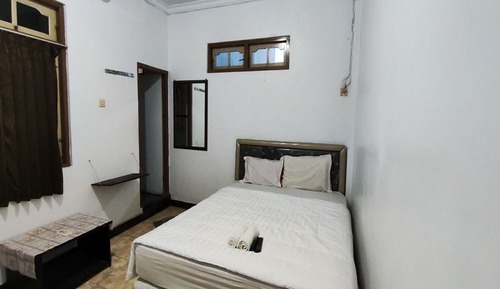 Deluxe Studio