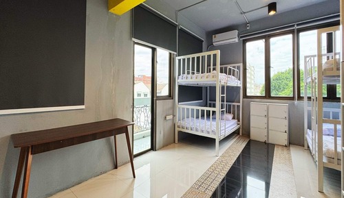 Dormitorio compartido económico, dormitorio mixto