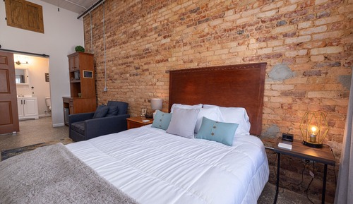 Hartwell Suites - Suite 4