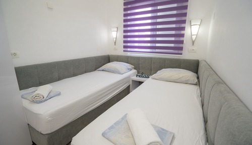 Family 2 Bedroom Apartment, 1 Double Bed and 2 Twin Beds