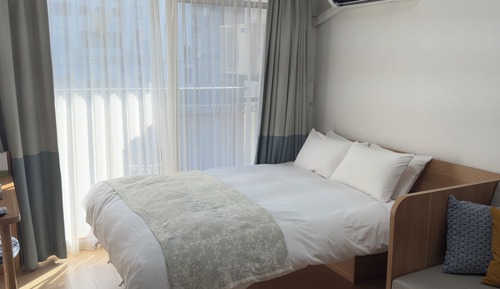 Habitación doble, no fumadores, cocina básica (Check-in by 10 PM / No Daily Cleaning)