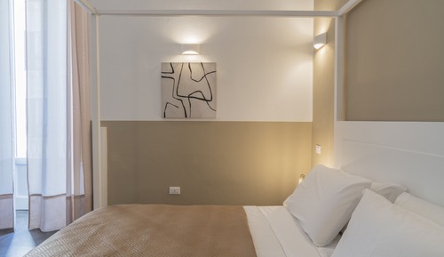 Suite tradicional, baño privado, vistas a la ciudad