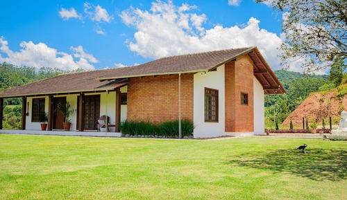 Casa presidencial, chimenea, vistas al jardín