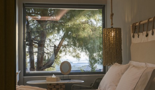 Suite estudio de diseño, 1 cama de matrimonio, vistas al mar, junto a la piscina