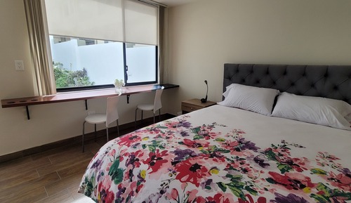 Estudio ejecutivo, 1 cama de matrimonio