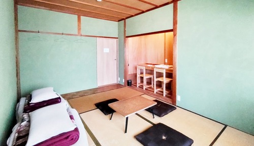 Habitación triple, no fumadores, baño compartido