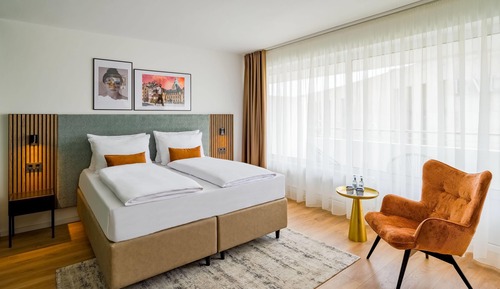 Habitación Business, 1 cama de matrimonio grande, balcón