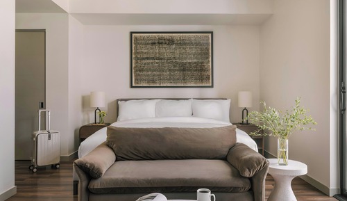 Estudio, 1 cama de matrimonio grande, balcón