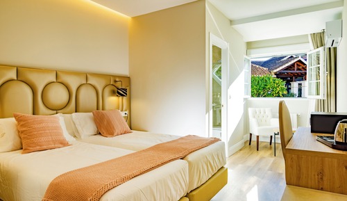 Habitación con 2 camas individuales, vistas al jardín (DBJ)