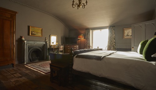Even Bigger Comfy Luxe room 1