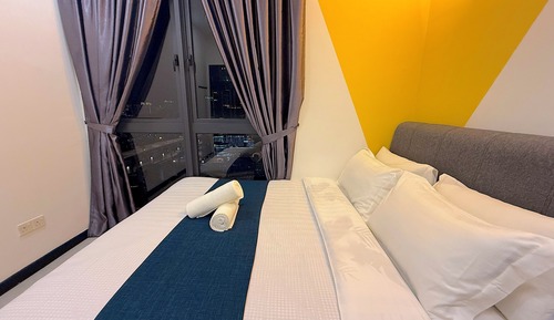Apartamento exclusivo, 2 habitaciones, frigorífico, vistas a la ciudad