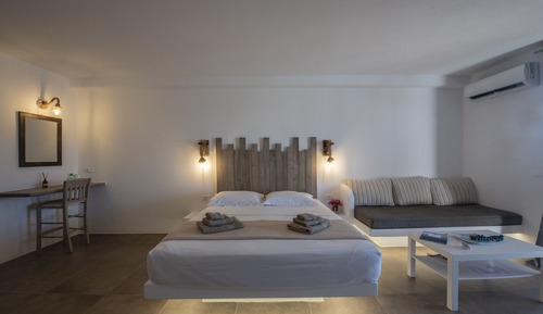 Suite Clio with Outdoor Heated Spa Tub