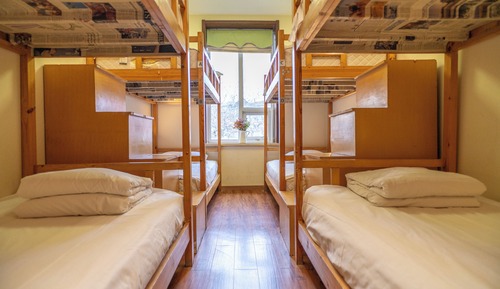 Dormitorio compartido estándar, solo para hombres, no fumadores, baño compartido