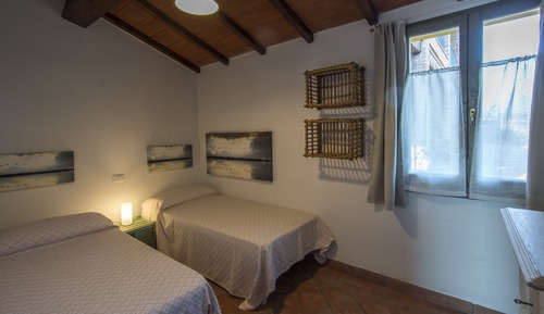 Apartamento tradicional, 2 habitaciones, vistas al jardín, planta baja