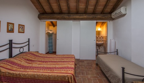 Apartamento familiar, 2 habitaciones, no fumadores, en una planta alta