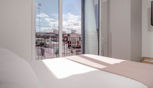 Estudio, balcón
