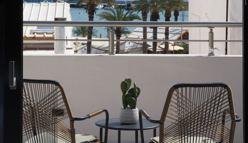 Estudio, vistas al mar