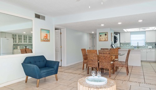 Apartamento, varias camas, patio, vistas a la piscina (Shoot the Breeze at Cocoa Beach)