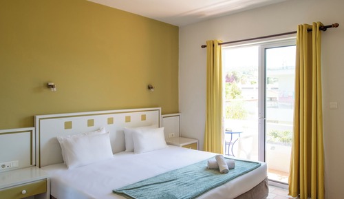 Habitación estándar con 1 cama doble o 2 individuales