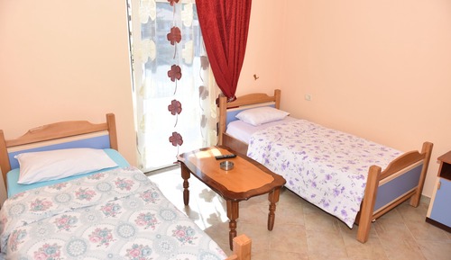 Habitación económica con 2 camas individuales