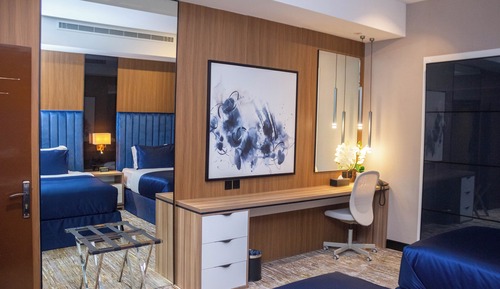 Suite, 1 cama de matrimonio con sofá cama