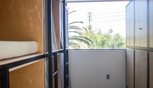 Dormitorio compartido básico, solo para hombres