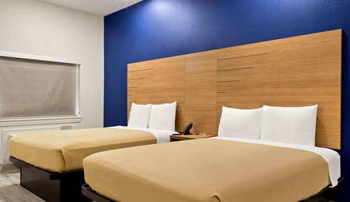 Habitación básica, 2 camas de matrimonio, no fumadores