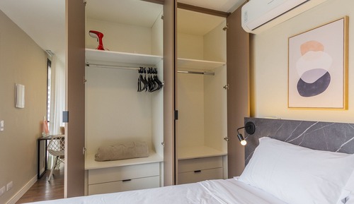 Apartamento clásico, balcón