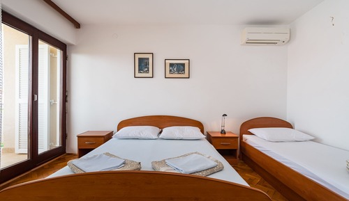 Apartamento, 1 habitación, balcón, vistas al jardín