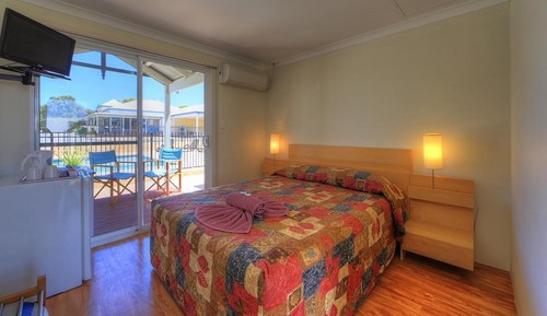 Cabaña, 1 cama de matrimonio, vistas a la piscina