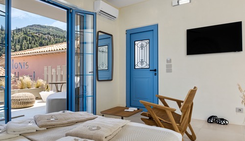 Suite de lujo, vistas parciales al mar