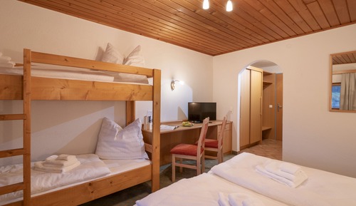 Habitación cuádruple estándar