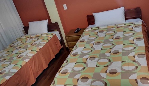 Habitación con 2 camas individuales