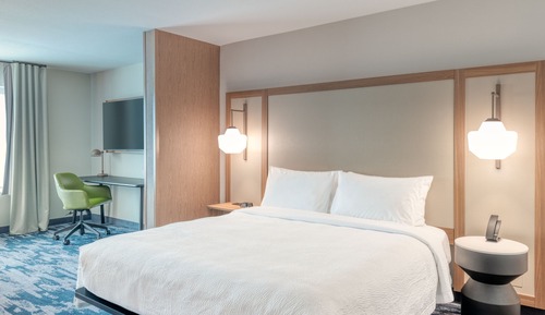 Suite, 1 cama de matrimonio grande con sofá cama, no fumadores (Mobility/Hearing Accessible, Tub)
