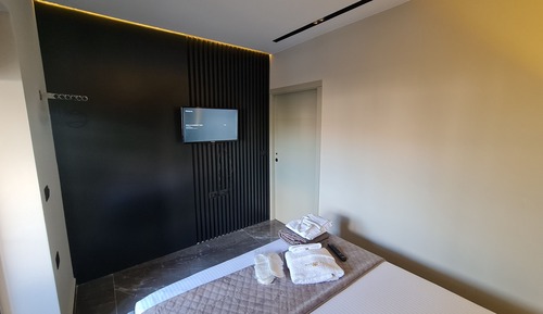 Room 01