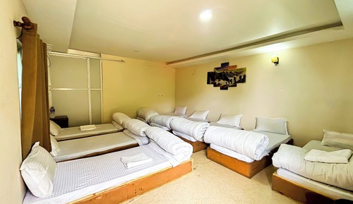 Dormitorio compartido, dormitorio mixto