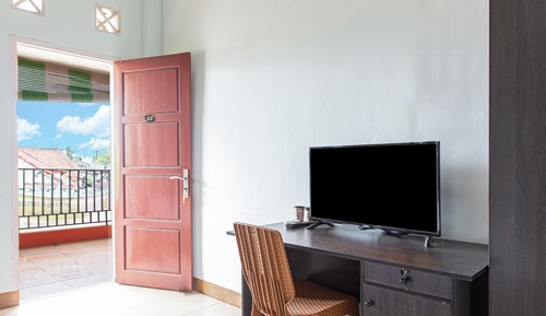 Habitación básica con 2 camas individuales