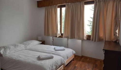 Habitación clásica con 2 camas individuales, vistas a la montaña