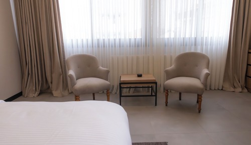 DELUXE DOUBLE ROOM CITY VIEW