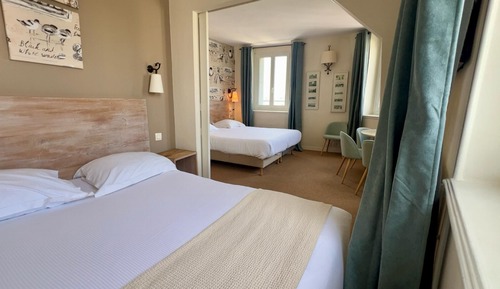 Suite, baño privado, vistas al puerto
