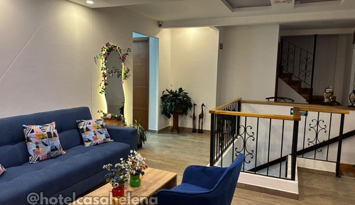Casa familiar, varias habitaciones, cocina, vistas a la montaña