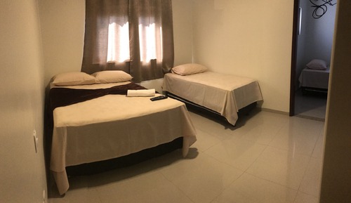 Habitación de luna de miel con 2 camas individuales, 1 habitación