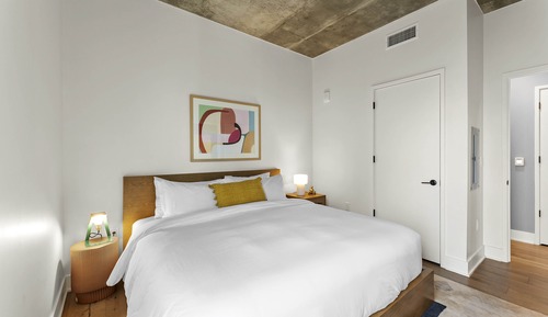 Apartamento de lujo, 1 cama de matrimonio grande con sofá cama, balcón, vistas a la ciudad