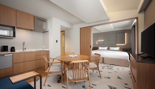 Suite estudio, en esquina