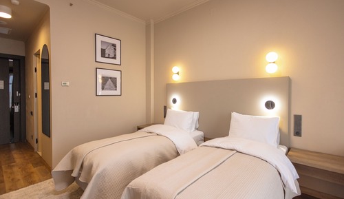 Habitación superior con 1 cama doble o 2 individuales