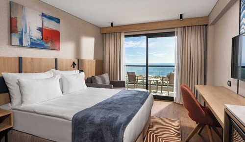 Superior Room with Queen Size Bed, Sea View
