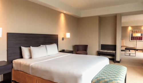 Suite, 1 cama de matrimonio grande, en esquina (Executive Floor)