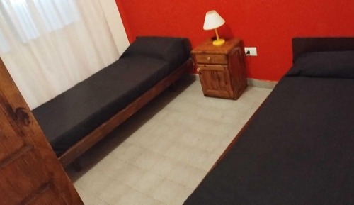 Habitación básica con 1 cama doble o 2 individuales