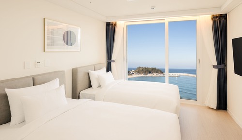 Standard Twin Room (2F THEBOWL breakfast 50% off 22,000 to 11,000 KRW, on-site payment for up to 2)