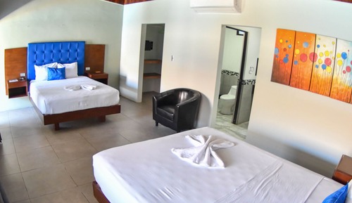 Habitación clásica, baño privado, junto a la piscina